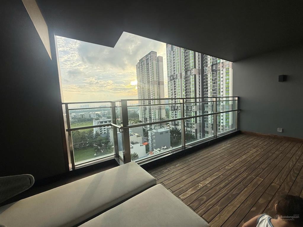 Bán căn hộ define 3pn 220m2  có sân vườn riêng và thang máy riêng, view sông sài gòn  giá tốt