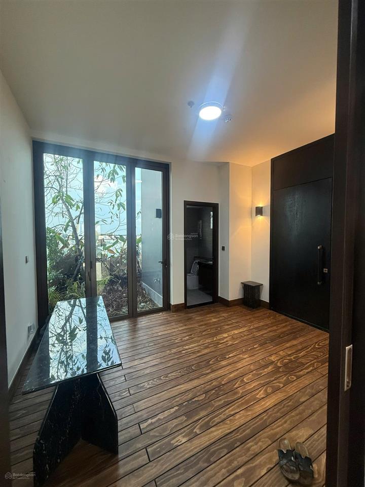 Bán căn hộ define 3pn 220m2  có sân vườn riêng và thang máy riêng, view sông sài gòn  giá tốt
