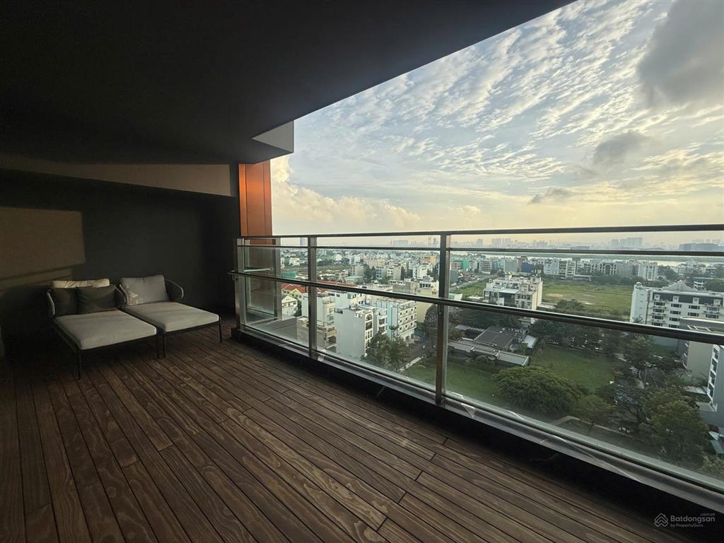 Bán căn hộ define 3pn 220m2  có sân vườn riêng và thang máy riêng, view sông sài gòn  giá tốt