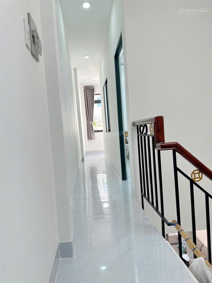 Nhà đẹp 2 tầng 119,2m2 diện tích sử dụng, có sân vườn sau nhà đường huỳnh tấn phát  quận 7