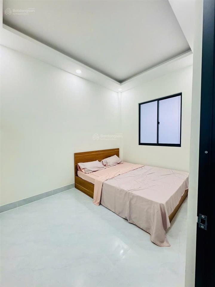 Nhà đẹp 2 tầng 119,2m2 diện tích sử dụng, có sân vườn sau nhà đường huỳnh tấn phát  quận 7