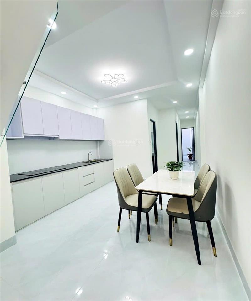 Nhà đẹp 2 tầng 119,2m2 diện tích sử dụng, có sân vườn sau nhà đường huỳnh tấn phát  quận 7