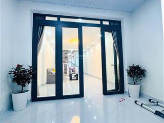 Nhà đẹp 2 tầng 119,2m2 diện tích sử dụng, có sân vườn sau nhà đường huỳnh tấn phát  quận 7
