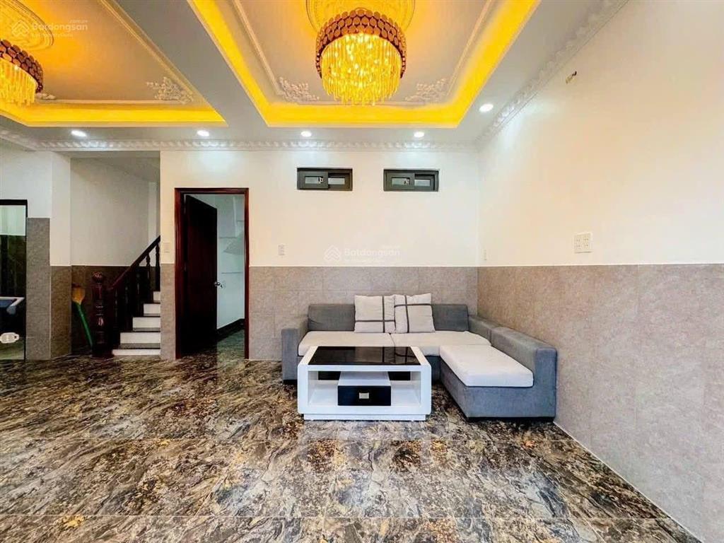 Nhà đẹp hẻm 4m htp p. tân phú, quận 7  cách mặt tiền huỳnh tấn phát giá hơn 5 tỷ còn thương lượng