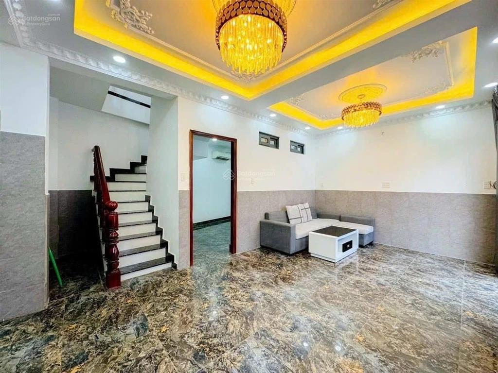 Nhà đẹp hẻm 4m htp p. tân phú, quận 7  cách mặt tiền huỳnh tấn phát giá hơn 5 tỷ còn thương lượng