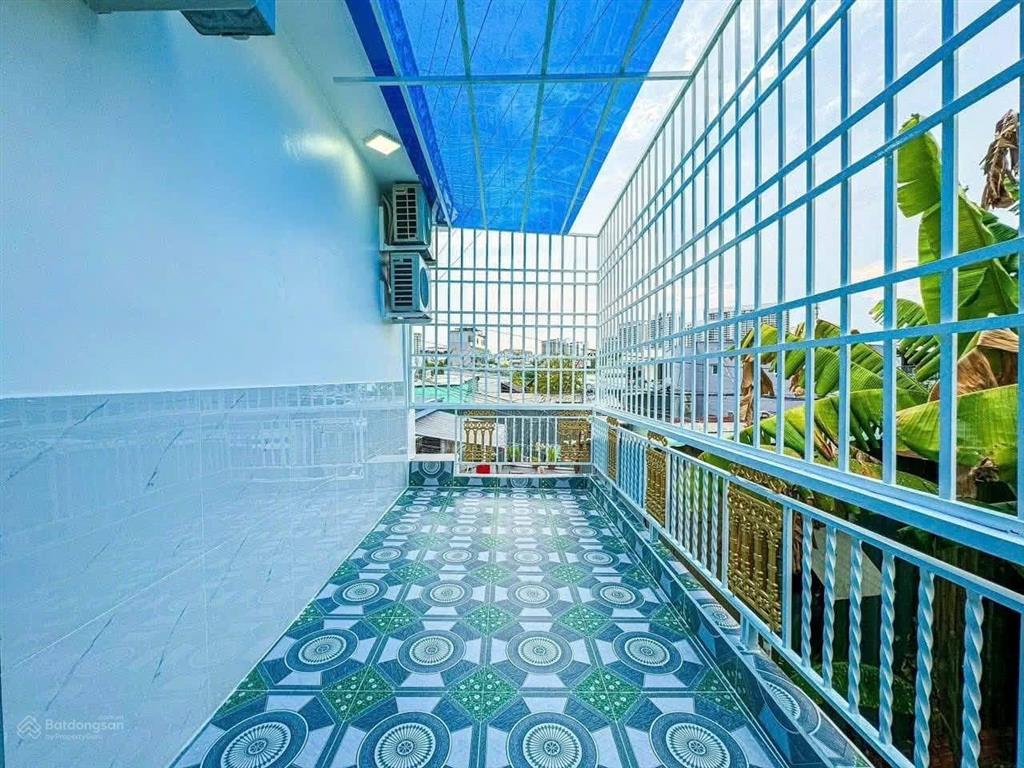 Nhà đẹp hẻm 4m htp p. tân phú, quận 7  cách mặt tiền huỳnh tấn phát giá hơn 5 tỷ còn thương lượng