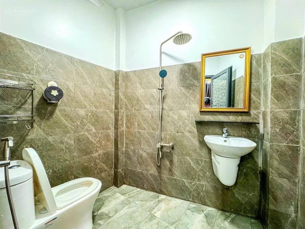 Nhà đẹp hẻm 4m htp p. tân phú, quận 7  cách mặt tiền huỳnh tấn phát giá hơn 5 tỷ còn thương lượng