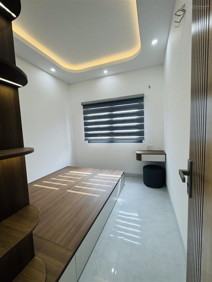 Nhà phố gốc 2 mặt tiền thoáng mát hẻm 3m quận 7