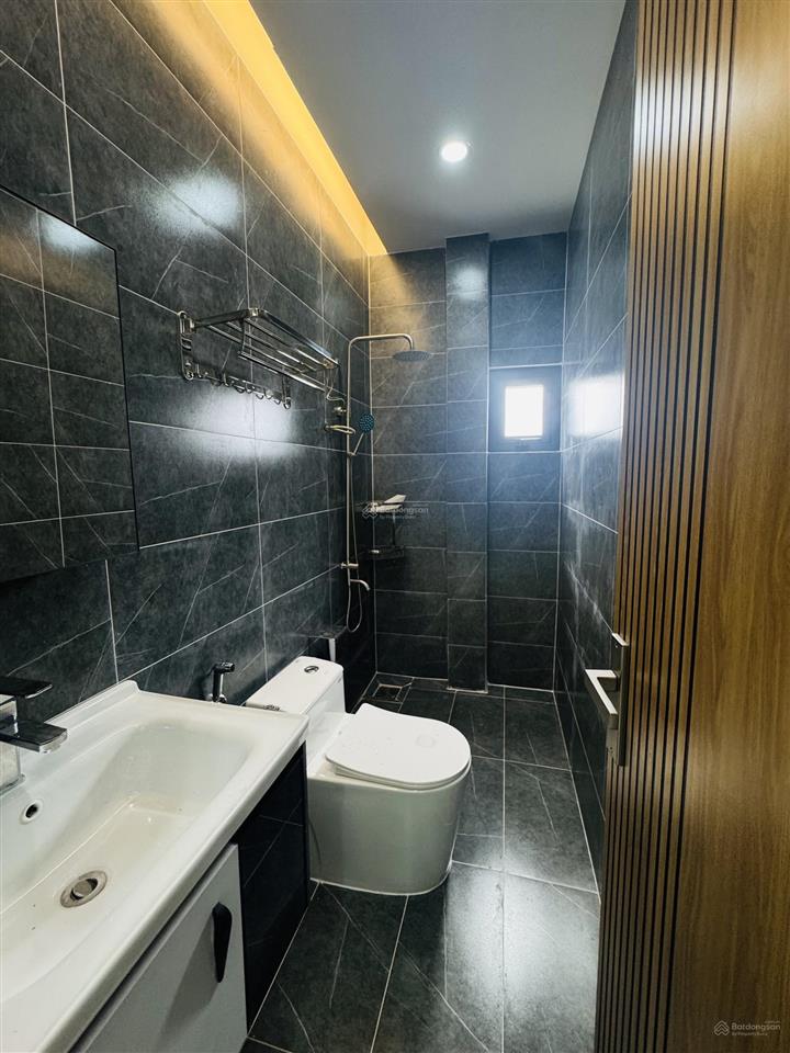 Nhà phố gốc 2 mặt tiền thoáng mát hẻm 3m quận 7