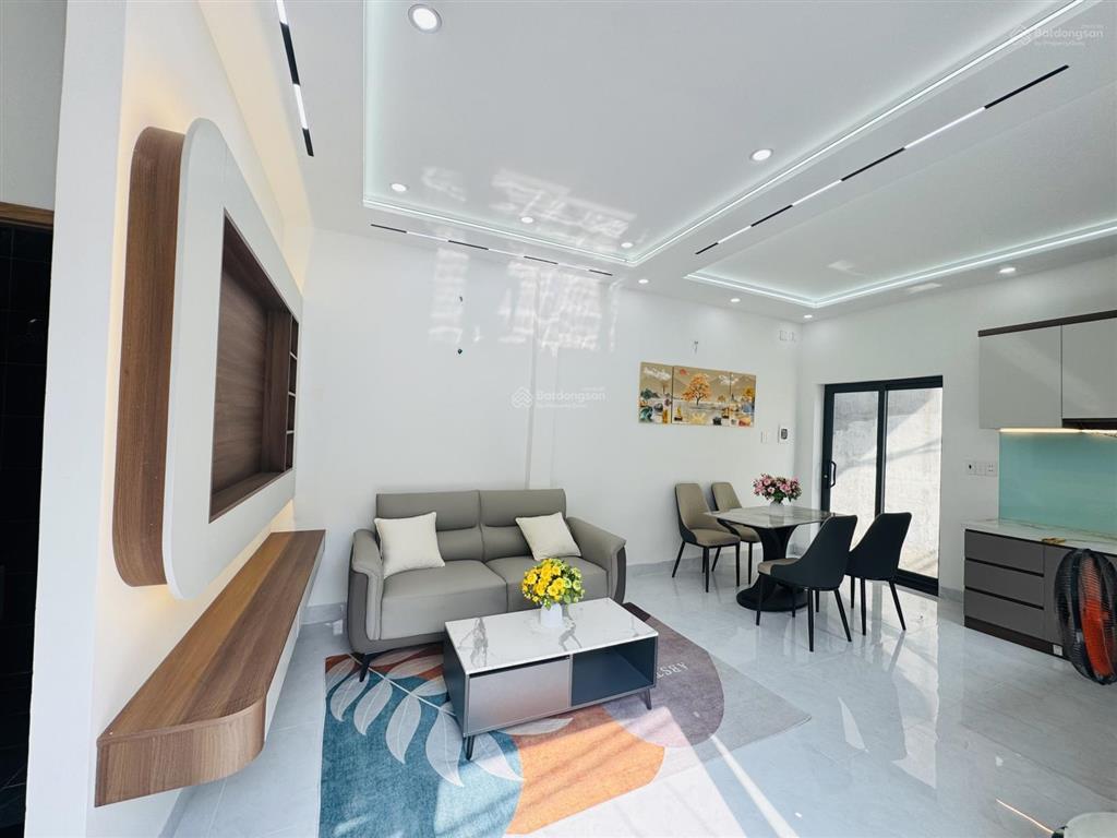 Nhà phố gốc 2 mặt tiền thoáng mát hẻm 3m quận 7