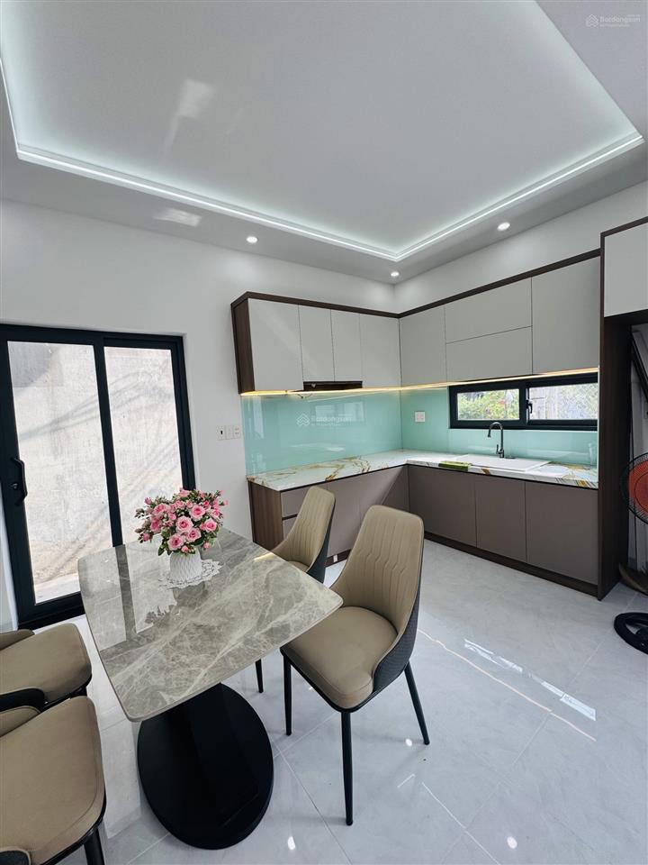 Nhà phố gốc 2 mặt tiền thoáng mát hẻm 3m quận 7