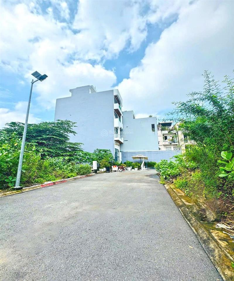 Lô đất hiếm 4,2x18m cơ sở hạ tầng điện nước âm đường nhựa 7m  quận 7