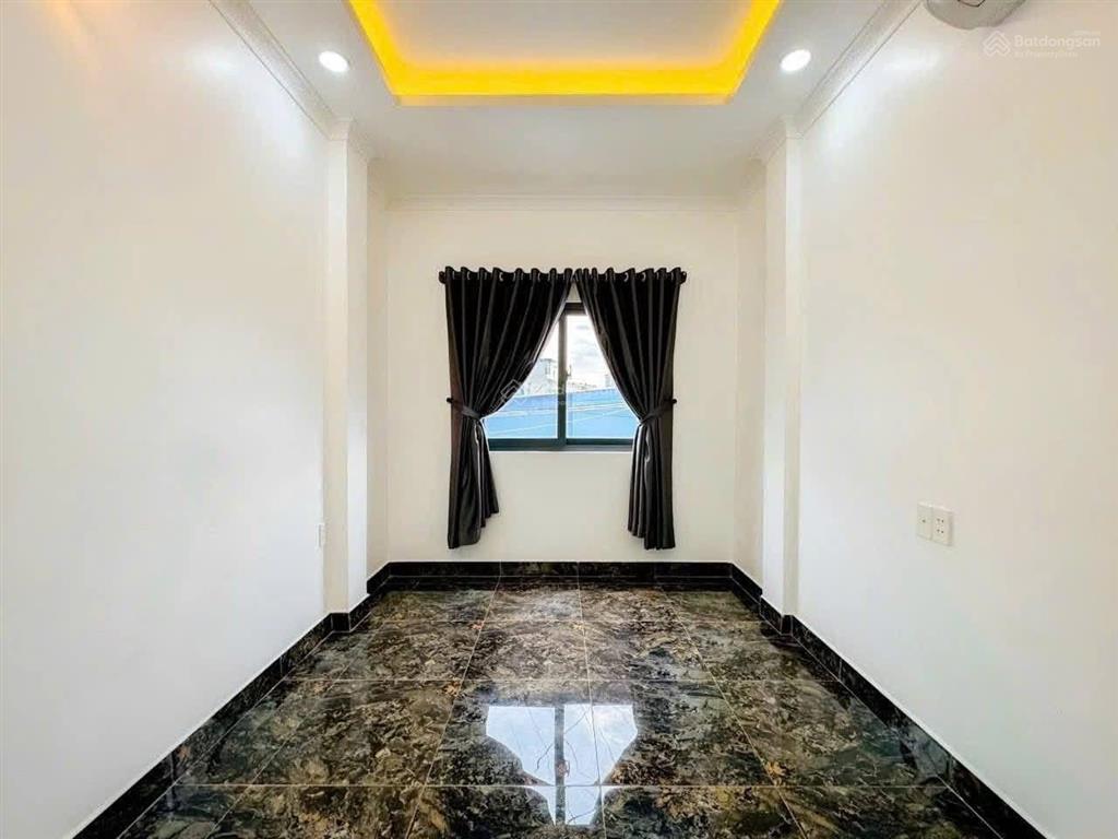 Nhà đẹp 3 phòng ngủ lớn, hẻm 4m htp, p. tân phú, quận 7