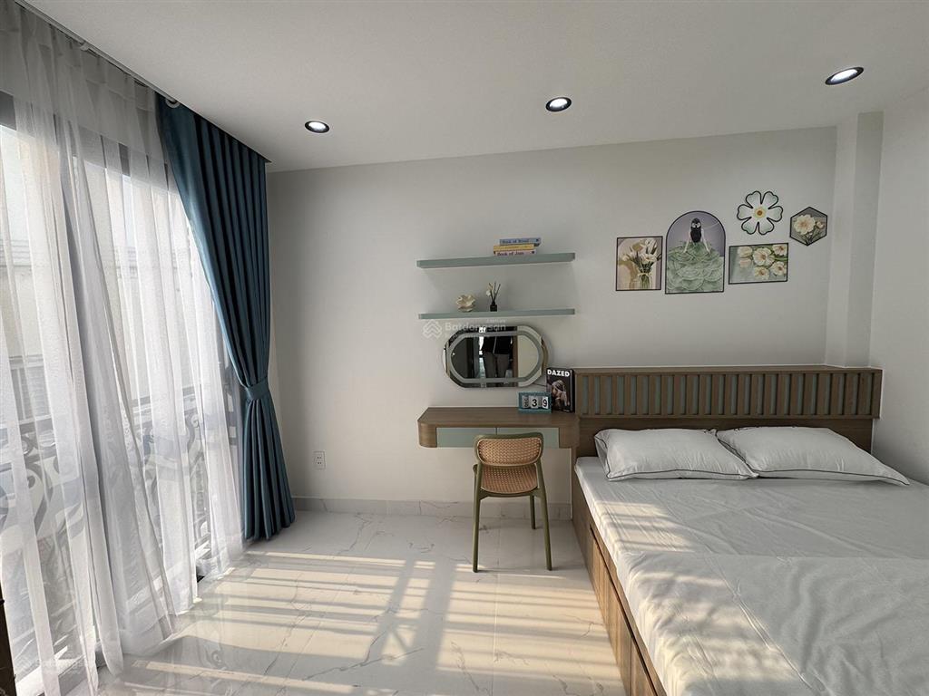 Biệt thự mini 3 lầu, t.kế tân cổ điển, full n.thất, hẻm ôtô cầm bá thước  cạnh phố ẩm thực pxlong