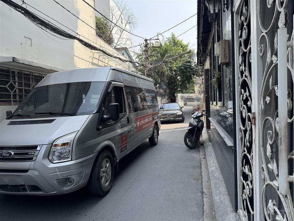 Tuyệt phẩm biệt thự mini 3 lầu, góc 2 mặt tiền hẻm 2 xe hơi 7 chỗ tránh nhau khu vip đặng văn ngữ