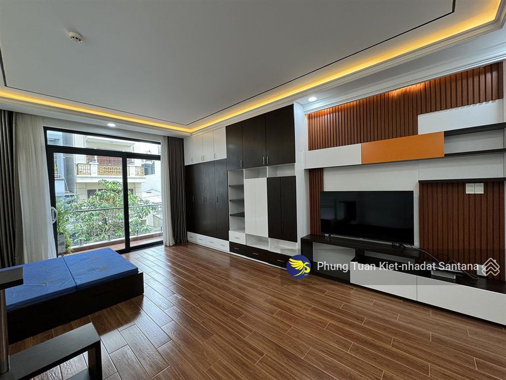 Cho thuê nhà hầm, 4l, st,thang máy (dtsd400m2) full ntccđ/chỉ 666/64/12 ba tháng hai,p.diên hồng