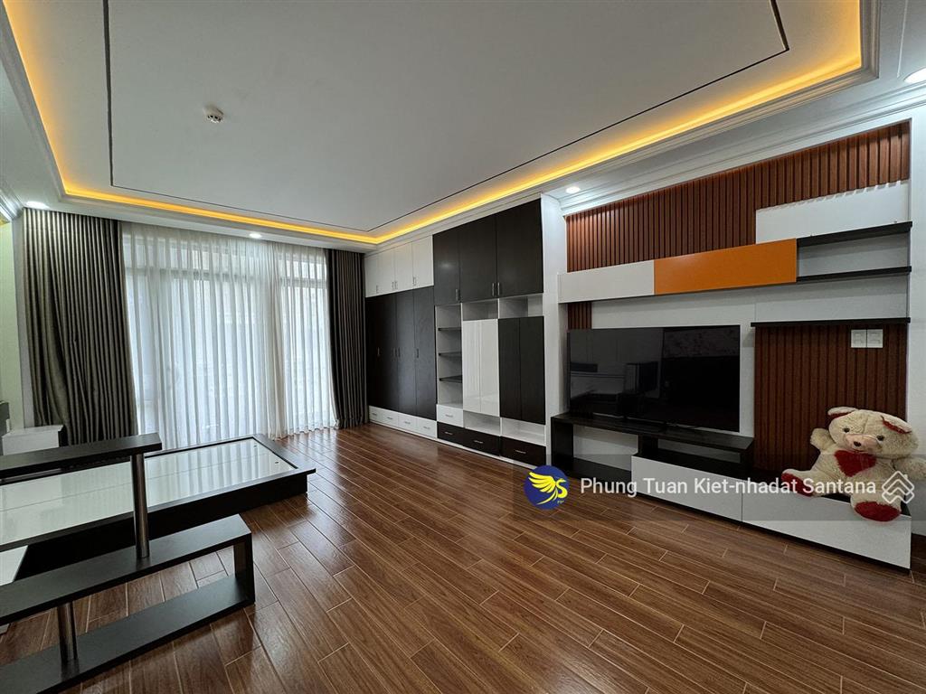 Cho thuê nhà hầm, 4l, st,thang máy (dtsd400m2) full ntccđ/chỉ 666/64/12 ba tháng hai,p.diên hồng