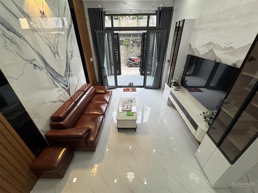 Nhà phố 3 lầu tk tân cổ điển, full nội thất cao cấp, hẻm xe hơi khu vip lê lợigần đh công nghiệp