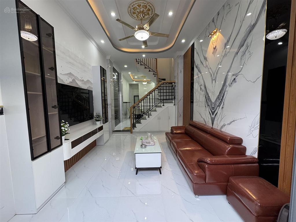 Nhà phố 3 lầu tk tân cổ điển, full nội thất cao cấp, hẻm xe hơi khu vip lê lợigần đh công nghiệp