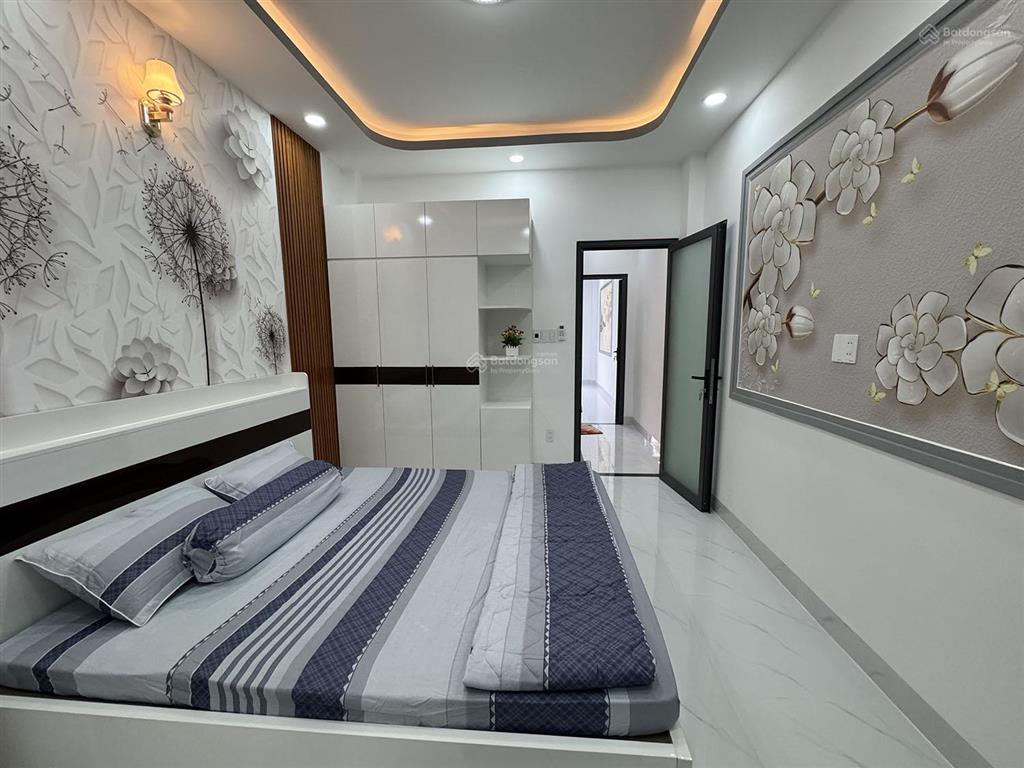 Nhà phố 3 lầu tk tân cổ điển, full nội thất cao cấp, hẻm xe hơi khu vip lê lợigần đh công nghiệp