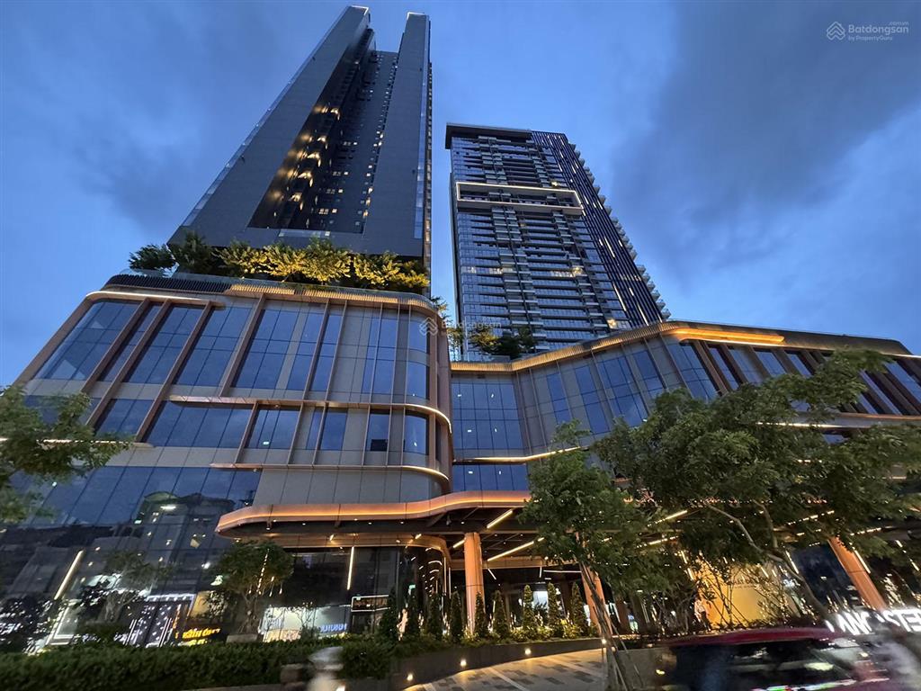 Nhà phố 5 tầng, 11 phòng dịch vụ, đang cho thuê khoán 42tr/tháng khu vip trần đình xugần lancaster