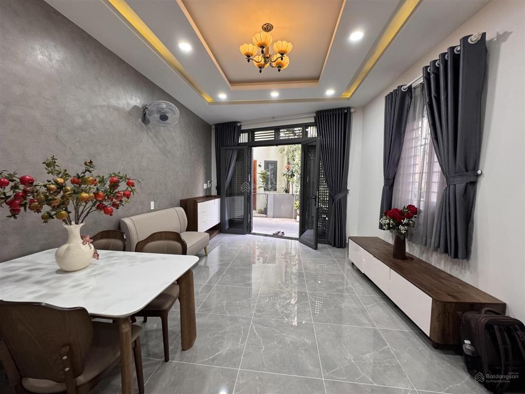 Siêu phẩm nhà phố 3 lầu, full nội thất cao cấp, hẻm xe hơi vf5 khu ẩm thực phan xích long