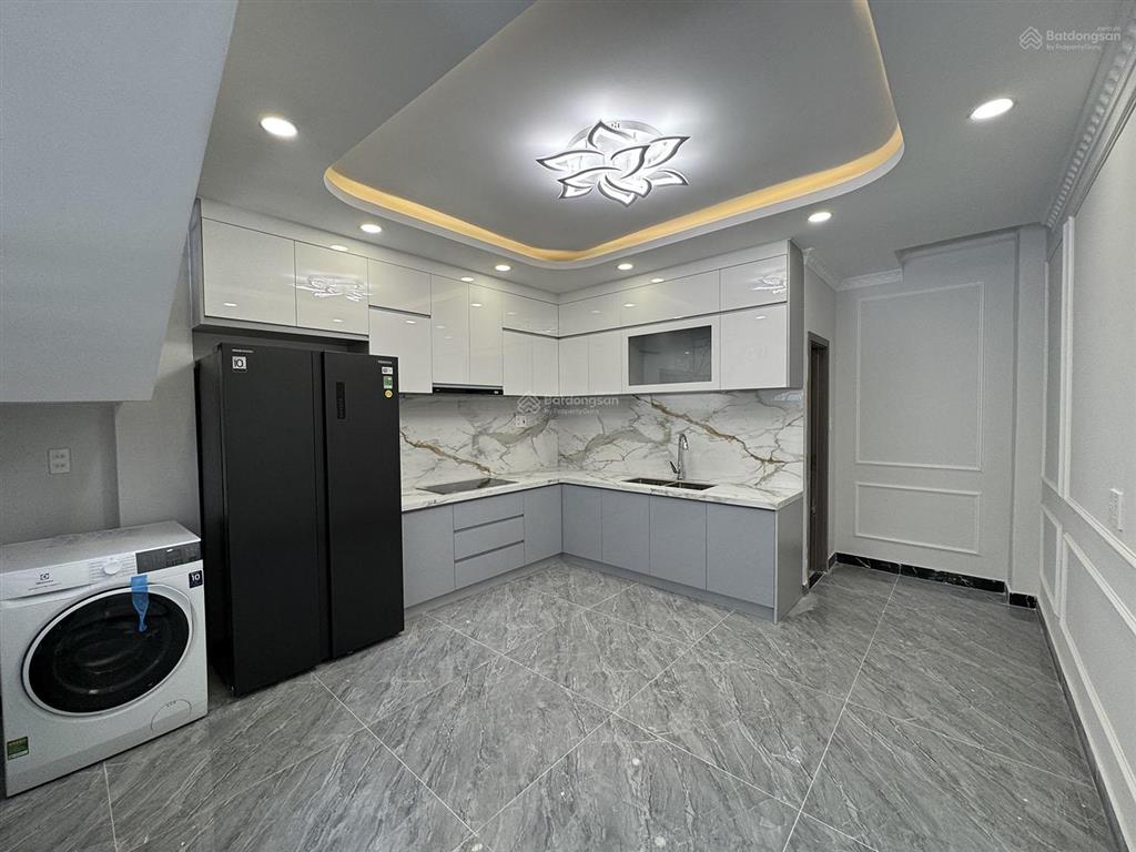 Nhà phố mới 100%, dtkv 4mx12,5m, vuông, 4 tầng, full nội thất, hẻm xe hơi khu vip nguyễn văn trỗi