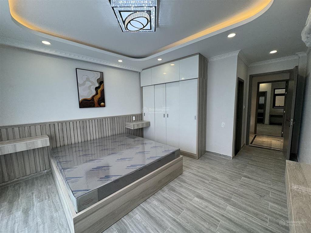 Nhà phố mới 100%, dtkv 4mx12,5m, vuông, 4 tầng, full nội thất, hẻm xe hơi khu vip nguyễn văn trỗi