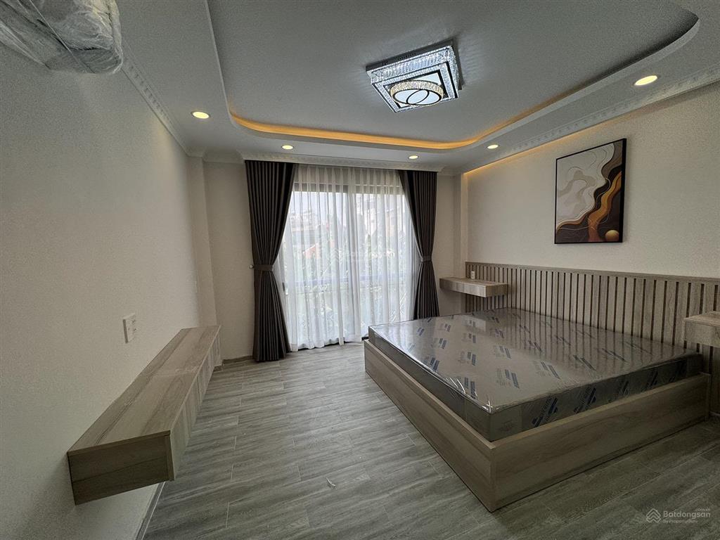 Nhà phố mới 100%, dtkv 4mx12,5m, vuông, 4 tầng, full nội thất, hẻm xe hơi khu vip nguyễn văn trỗi