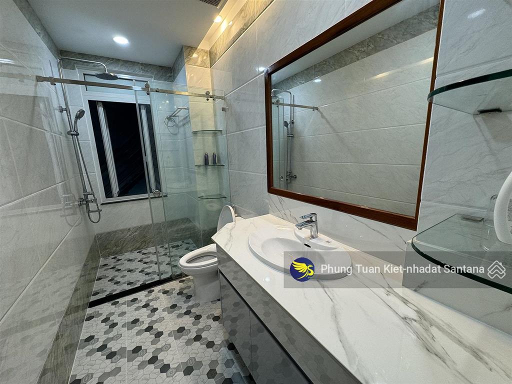 Cho thuê nhà hầm, 4l, st,thang máy (dtsd400m2) full ntccđ/chỉ 666/64/12 ba tháng hai,p.diên hồng