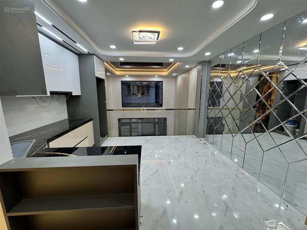 Chính thức mở bán siêu phẩm 6 tầng + sân thượng + thang máy, hẻm xe hơi, khu vip bùi thị xuân