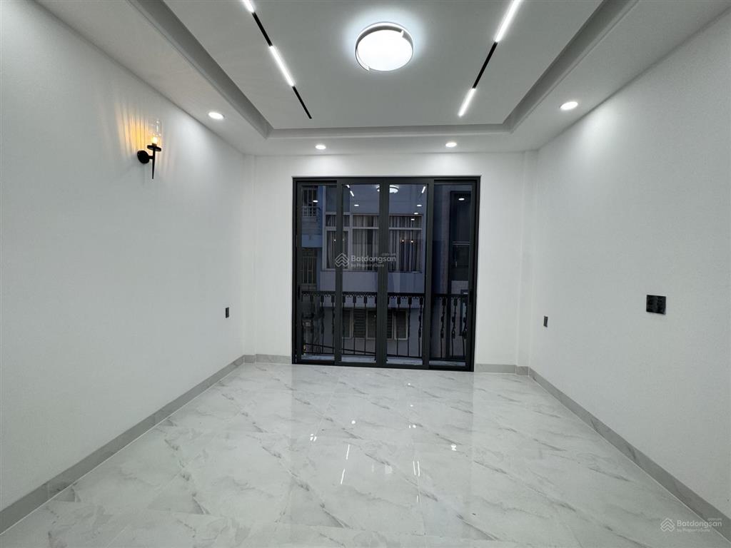 Chính thức mở bán siêu phẩm 6 tầng + sân thượng + thang máy, hẻm xe hơi, khu vip bùi thị xuân