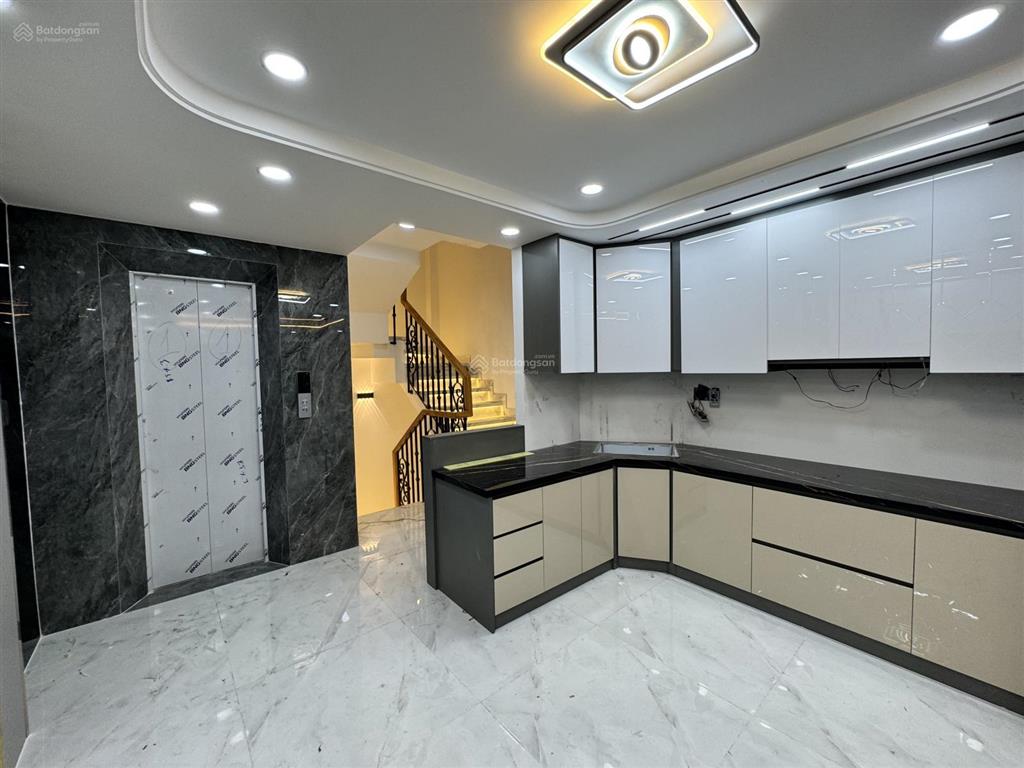 Chính thức mở bán siêu phẩm 6 tầng + sân thượng + thang máy, hẻm xe hơi, khu vip bùi thị xuân