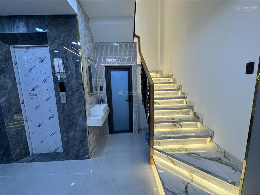 Chính thức mở bán siêu phẩm 6 tầng + sân thượng + thang máy, hẻm xe hơi, khu vip bùi thị xuân