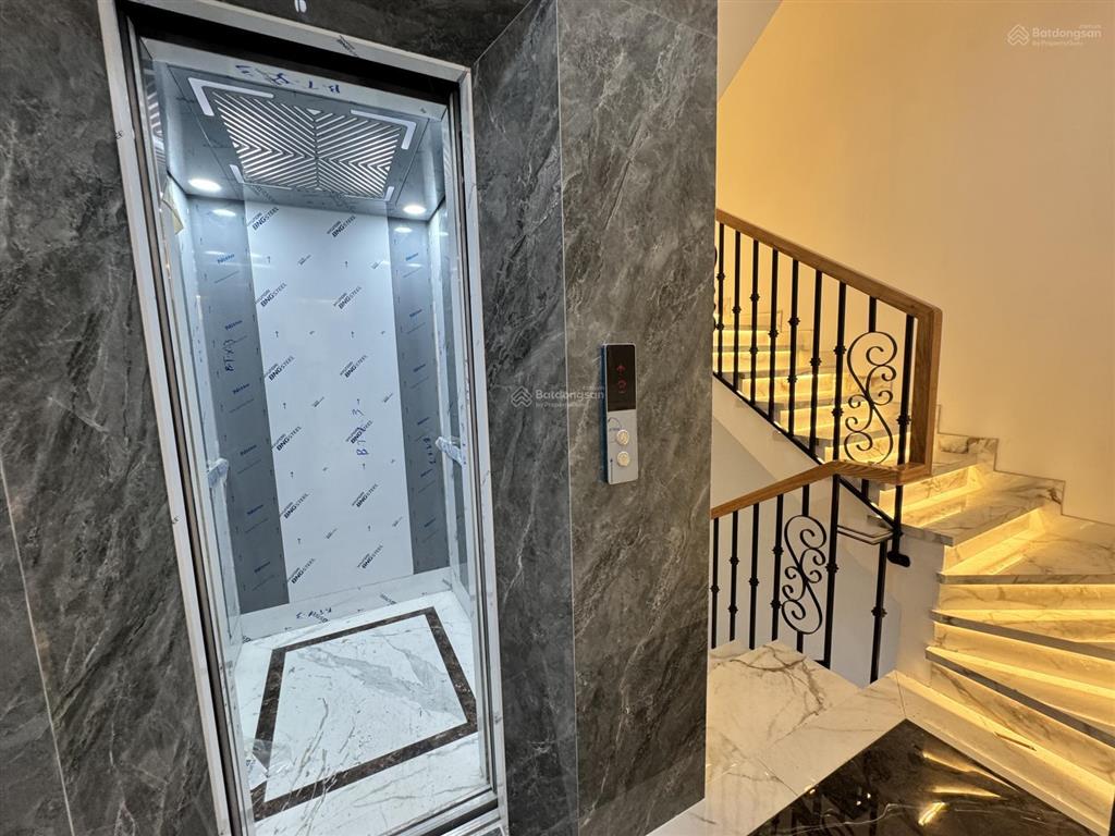 Chính thức mở bán siêu phẩm 6 tầng + sân thượng + thang máy, hẻm xe hơi, khu vip bùi thị xuân