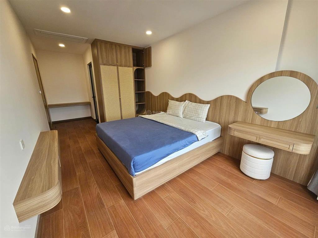Cho thuê căn hộ centre point chí linh, giá 12 triệu  full nt 2pn 2wc