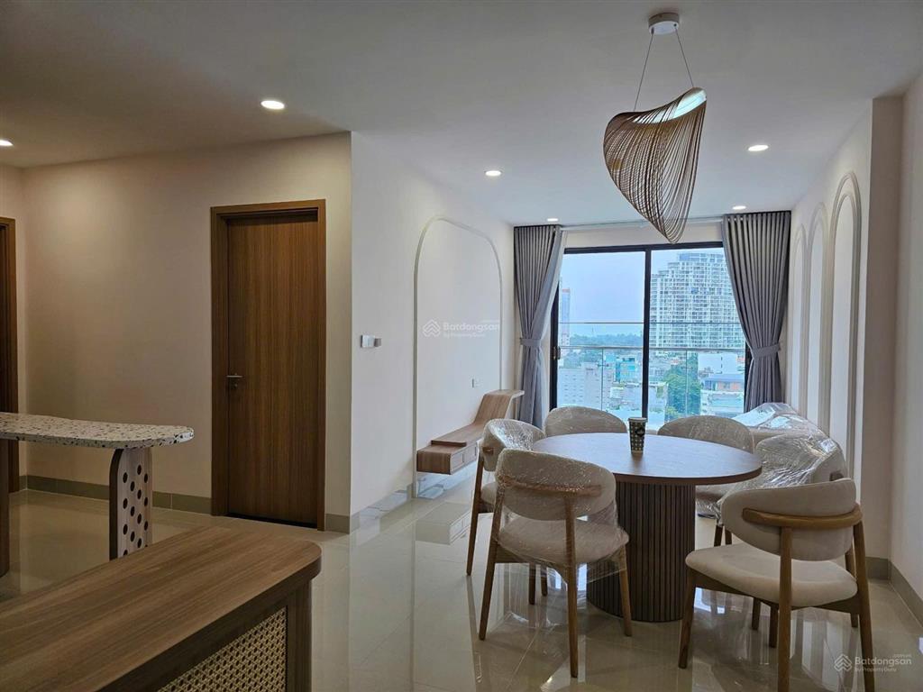 Cho thuê căn hộ centre point chí linh, giá 12 triệu  full nt 2pn 2wc