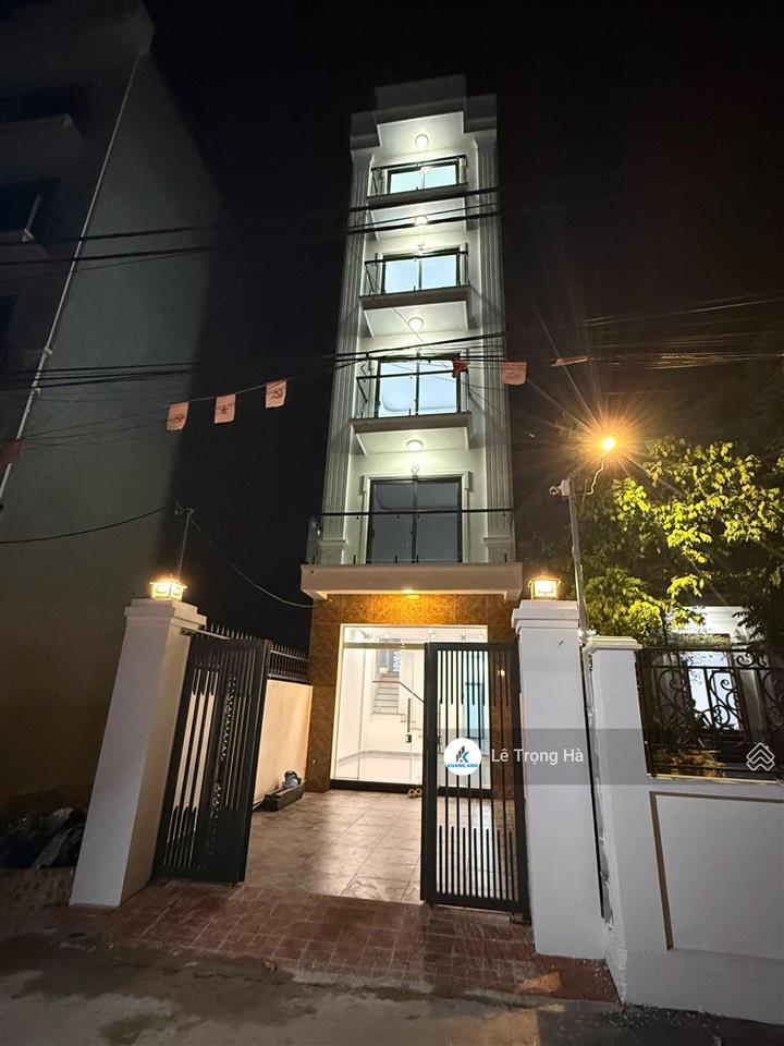 Bán nhà 80m2 x 5 tầng. thang máy + sân để xe oto. cách kđt đô nghĩa 4km. gia 7.3 tỷ có thương lượng