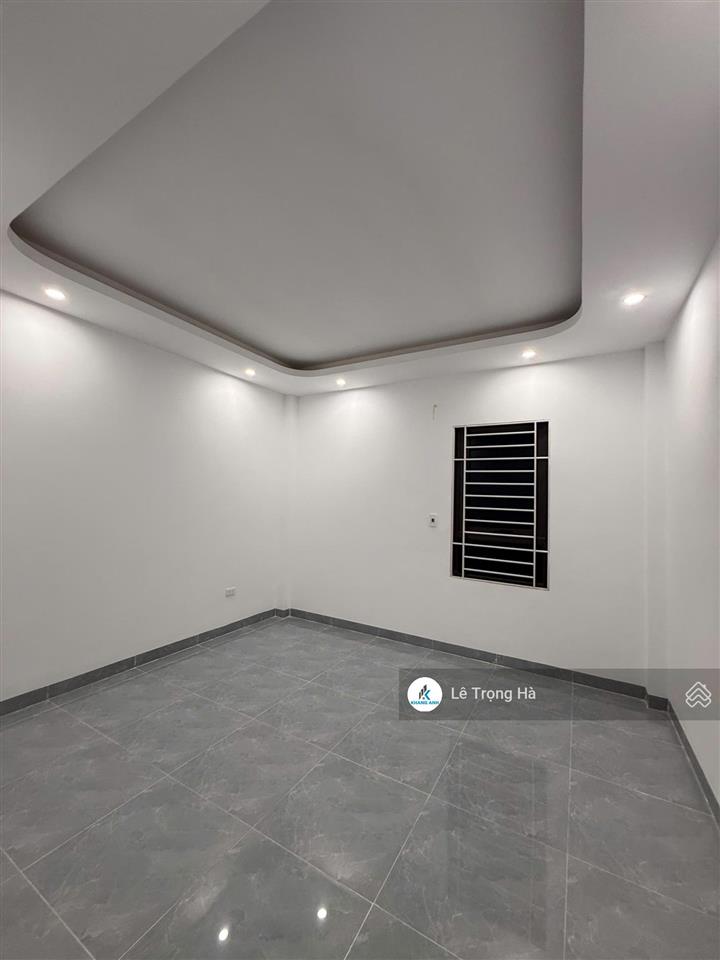 Bán nhà 80m2 x 5 tầng. thang máy + sân để xe oto. cách kđt đô nghĩa 4km. gia 7.3 tỷ có thương lượng