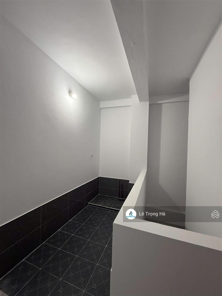 Bán nhà 80m2 x 5 tầng. thang máy + sân để xe oto. cách kđt đô nghĩa 4km. gia 7.3 tỷ có thương lượng