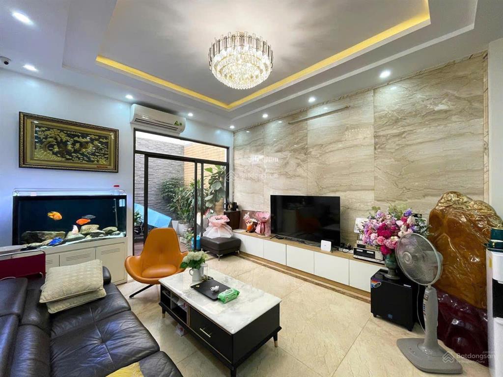 Bán nhà mặt đường hoàng thế thiện nhà đẹp, vị trí vip giá hợp lý