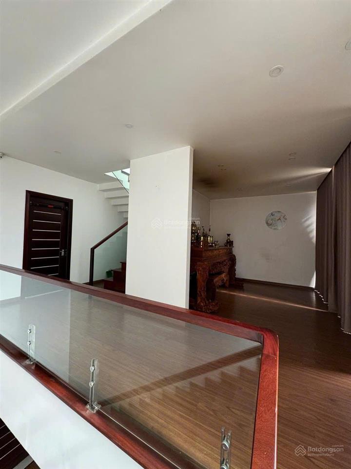 Bán căn mặt phố hàng kênh  diện tích lớn, mặt tiền đẹp