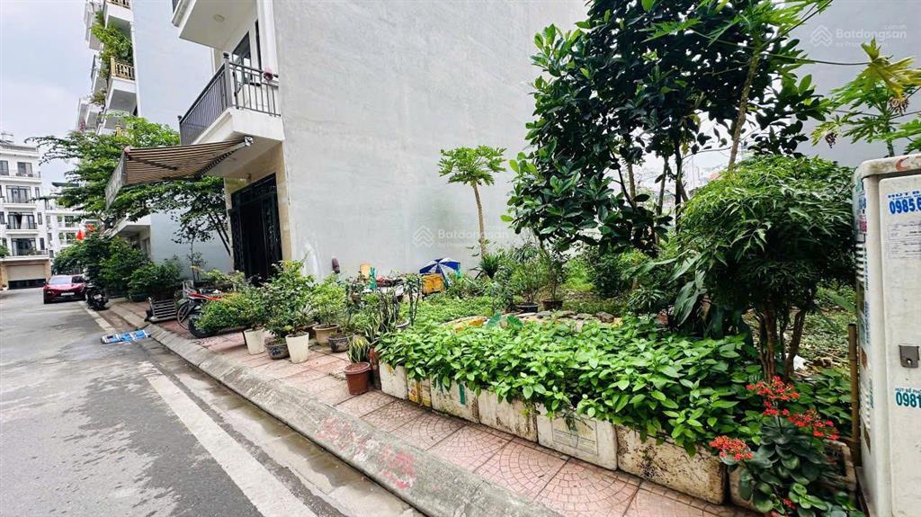 Siêu phẩm 3 lô liền kề mặt đường thế lữ ngang 8.4m cực đẹp