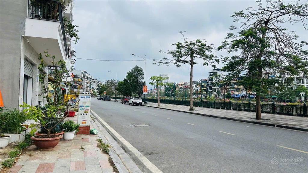 Siêu phẩm 3 lô liền kề mặt đường thế lữ ngang 8.4m cực đẹp