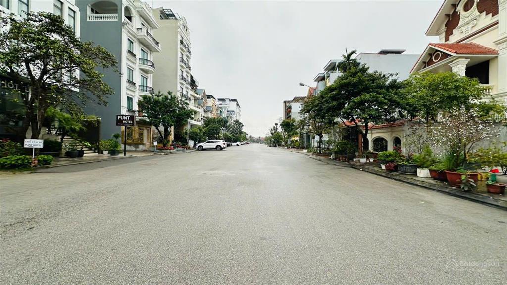 Siêu biệt thự mặt đường mạc quyết quỹ đất gần 1.600m mặt tiền gần 25m