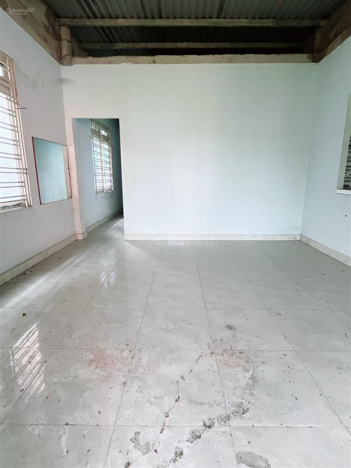 Bán gấp lô đất mặt tiền đường vườn thơm, diện tích 9x30m, giá 6.5 tỷ (tl), đường rộng 12m thông