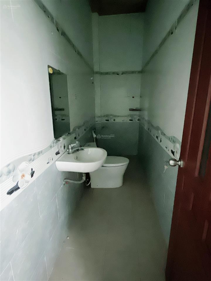 Bán gấp lô đất mặt tiền đường vườn thơm, diện tích 9x30m, giá 6.5 tỷ (tl), đường rộng 12m thông