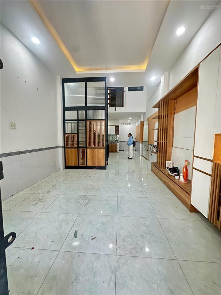 Bán nhà hẻm 6m đường bình thành, dt 4mx13m, 1 lầu, nhà còn mới, giá 4,55 tỷ (tl), hẻm thông 6m