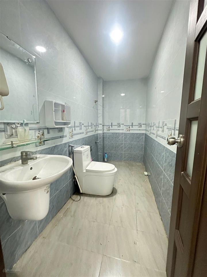 Bán nhà hẻm 6m đường bình thành, dt 4mx13m, 1 lầu, nhà còn mới, giá 4,55 tỷ (tl), hẻm thông 6m