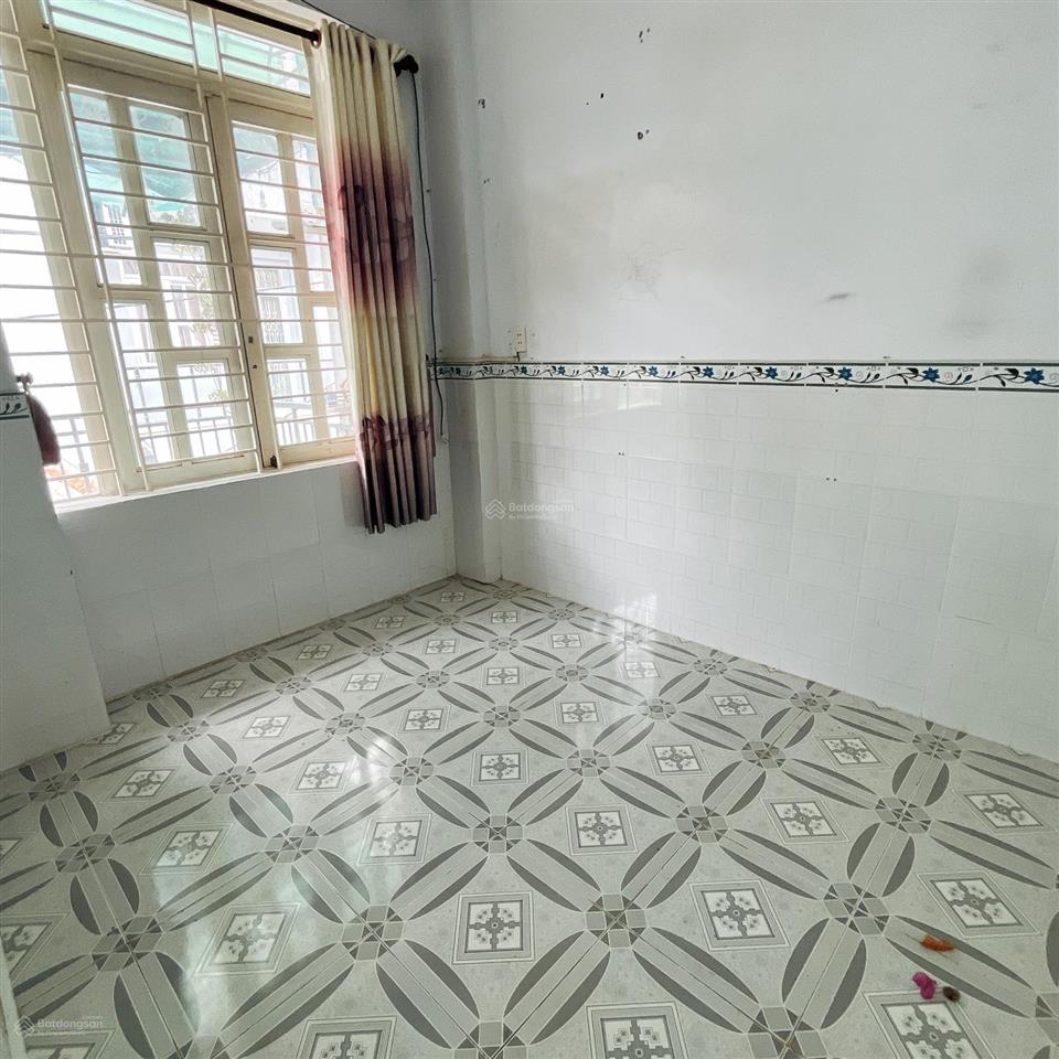 Nhà hẻm xe hơi 363 đất mới, dt 4mx13m, 1 lầu, giá 5,5 tỷ (tl), nhà còn mới vào ở liền